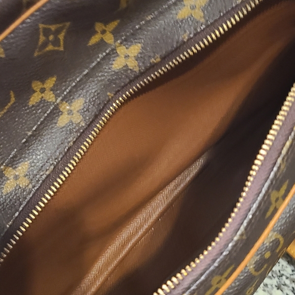 100% Authentic LV Nile Crosdbody. Excellent Condition Offers Accepted. - Picture 8 of 8